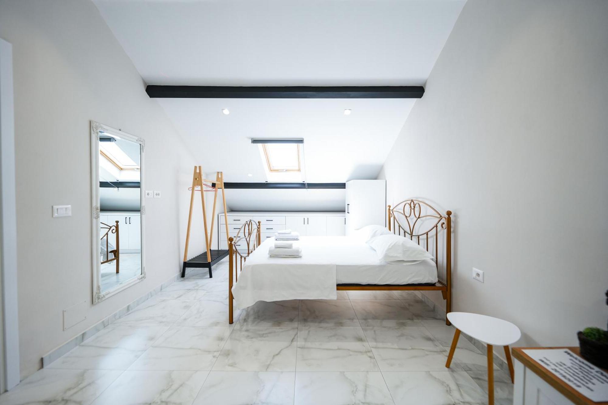 City Center Hideout - Studio Apartment Τίρανα Εξωτερικό φωτογραφία