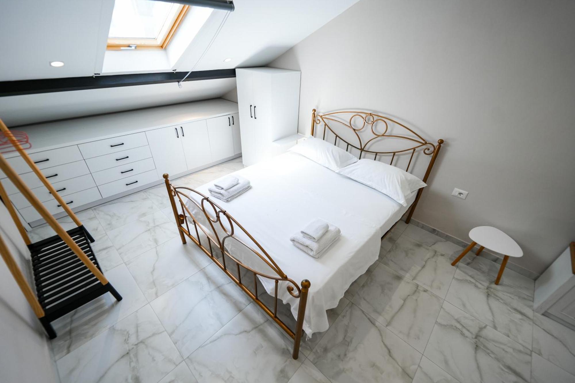 City Center Hideout - Studio Apartment Τίρανα Εξωτερικό φωτογραφία