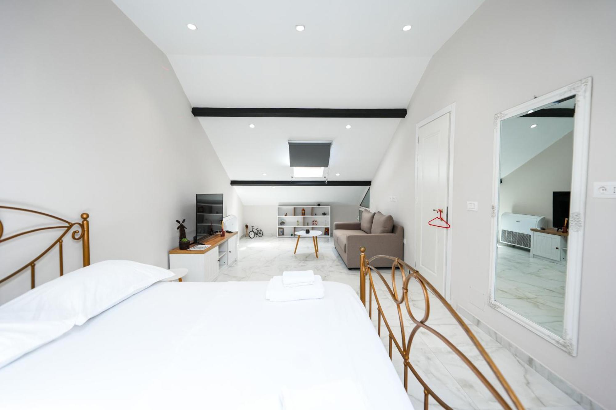 City Center Hideout - Studio Apartment Τίρανα Εξωτερικό φωτογραφία